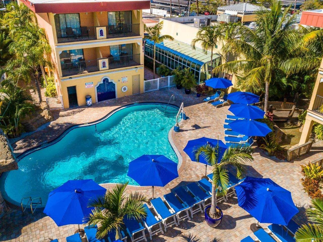 Coconut Cove All Suite Hotel Clearwater Beach Exterior photo