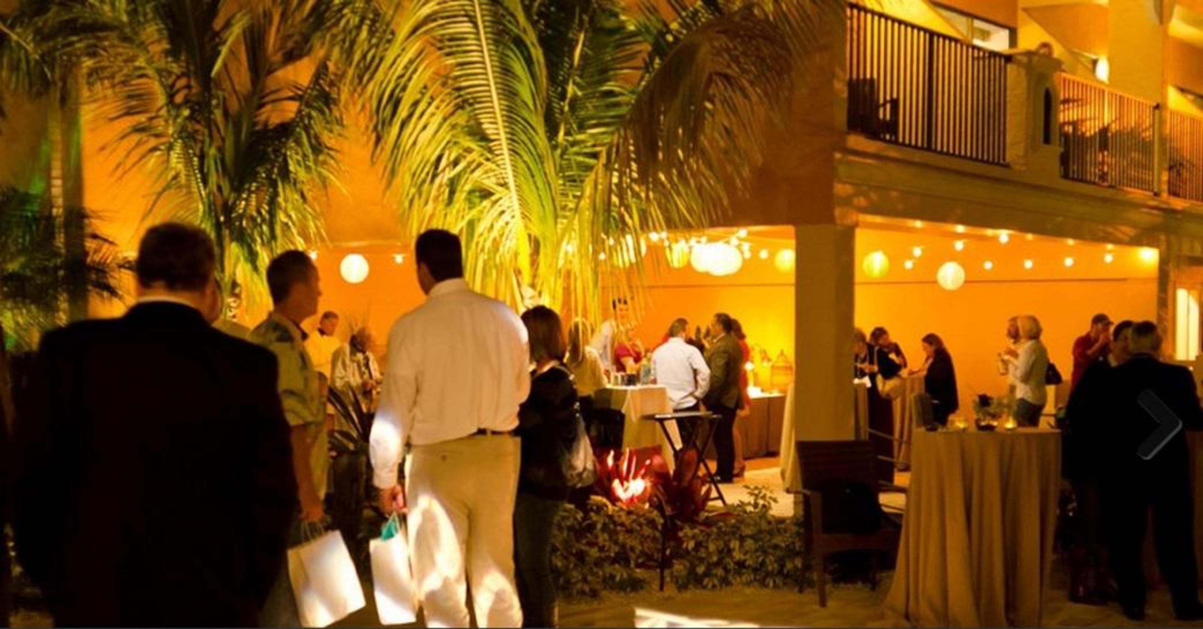 Coconut Cove All Suite Hotel Clearwater Beach Exterior photo