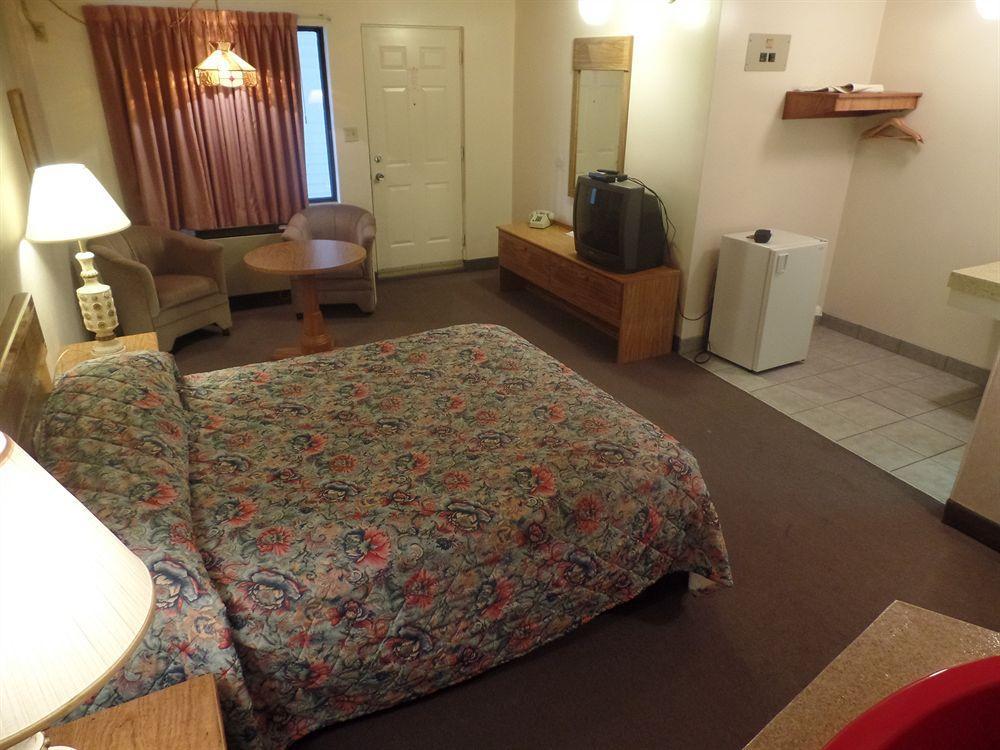 Coconut Cove All Suite Hotel Clearwater Beach Exterior photo