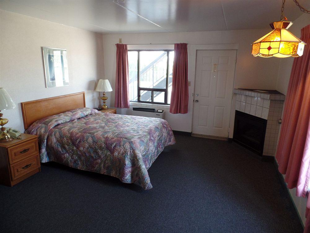 Coconut Cove All Suite Hotel Clearwater Beach Exterior photo
