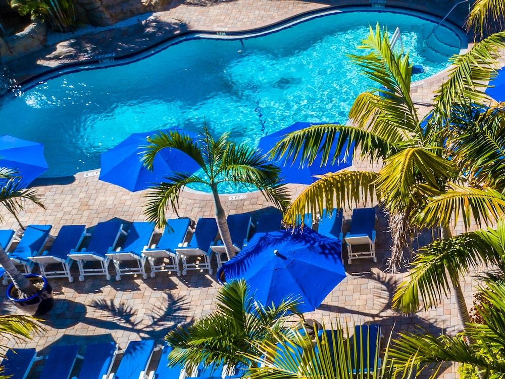 Coconut Cove All Suite Hotel Clearwater Beach Exterior photo