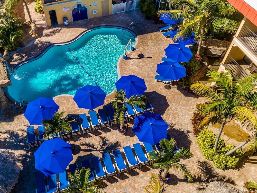 Coconut Cove All Suite Hotel Clearwater Beach Exterior photo