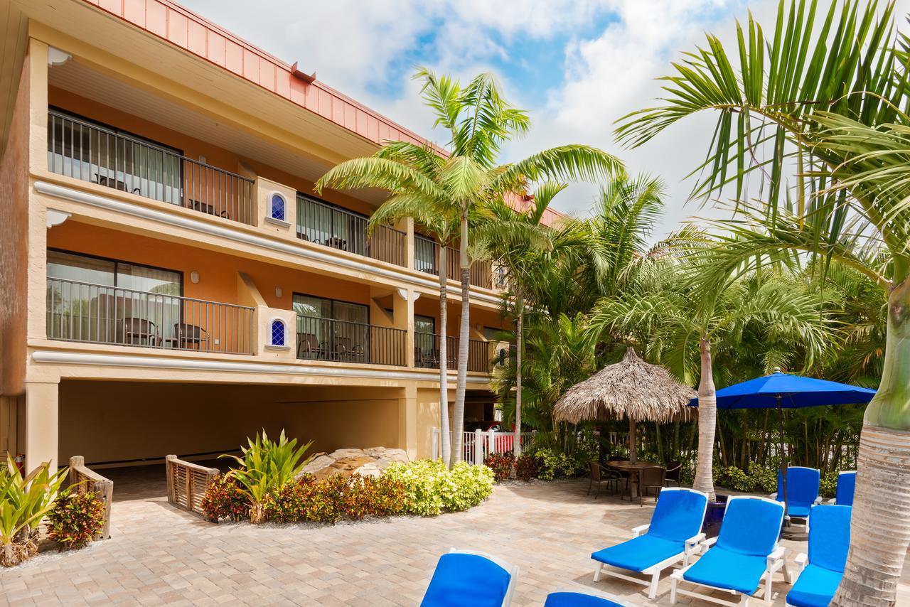Coconut Cove All Suite Hotel Clearwater Beach Exterior photo