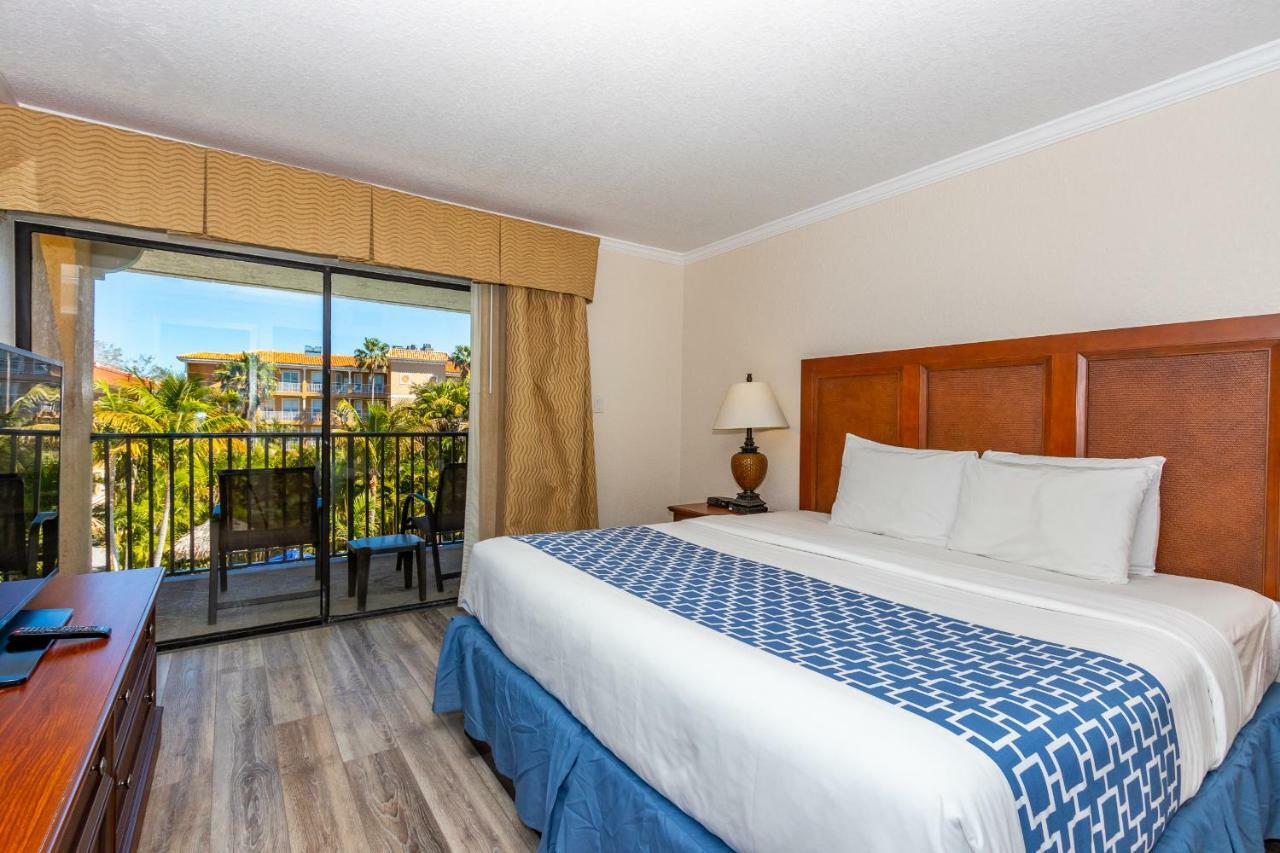 Coconut Cove All Suite Hotel Clearwater Beach Exterior photo