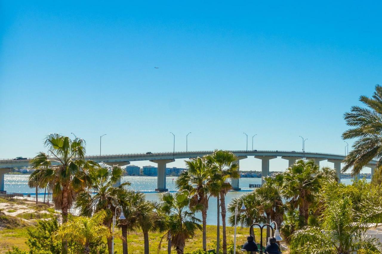 Coconut Cove All Suite Hotel Clearwater Beach Exterior photo