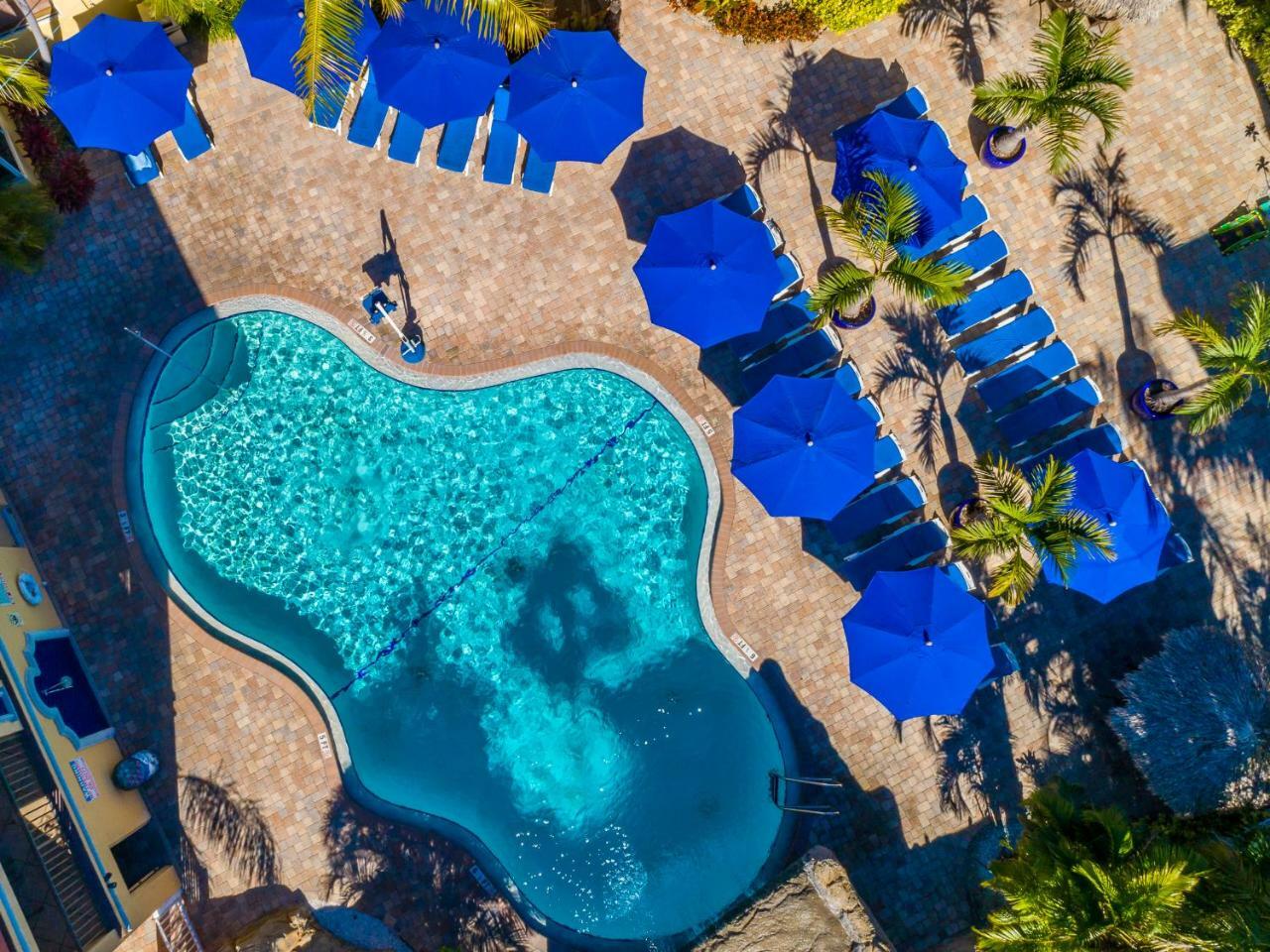 Coconut Cove All Suite Hotel Clearwater Beach Exterior photo