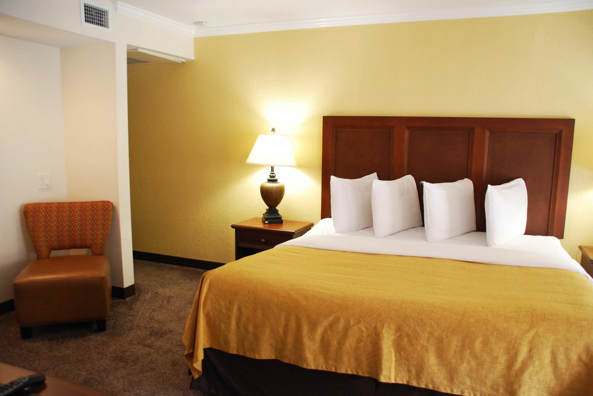 Coconut Cove All Suite Hotel Clearwater Beach Exterior photo