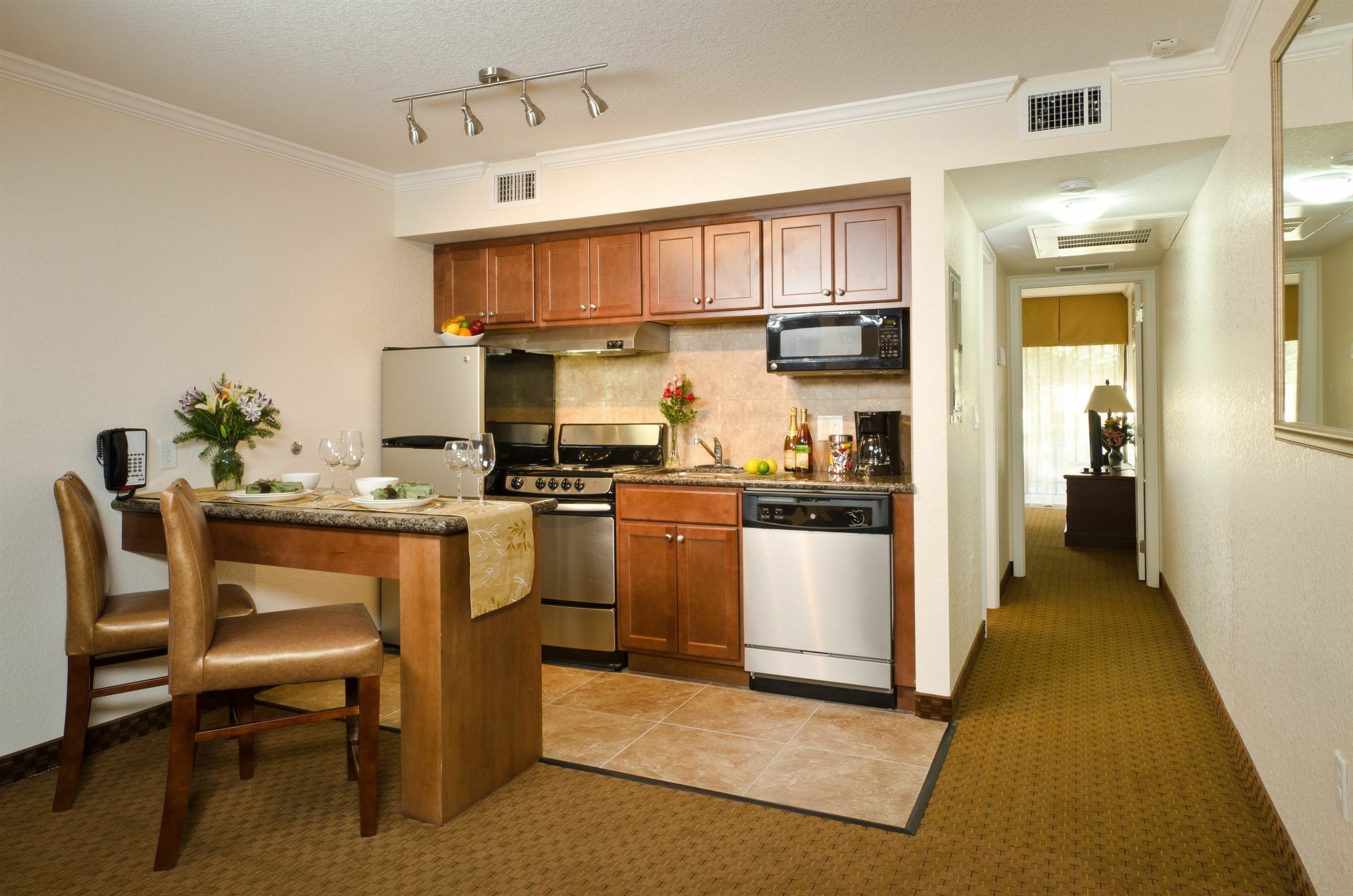Coconut Cove All Suite Hotel Clearwater Beach Exterior photo