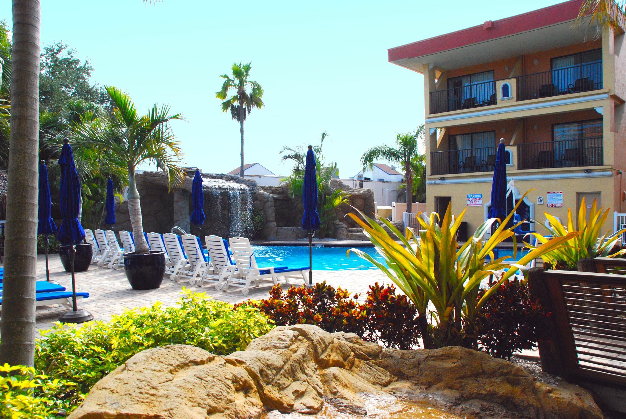 Coconut Cove All Suite Hotel Clearwater Beach Exterior photo