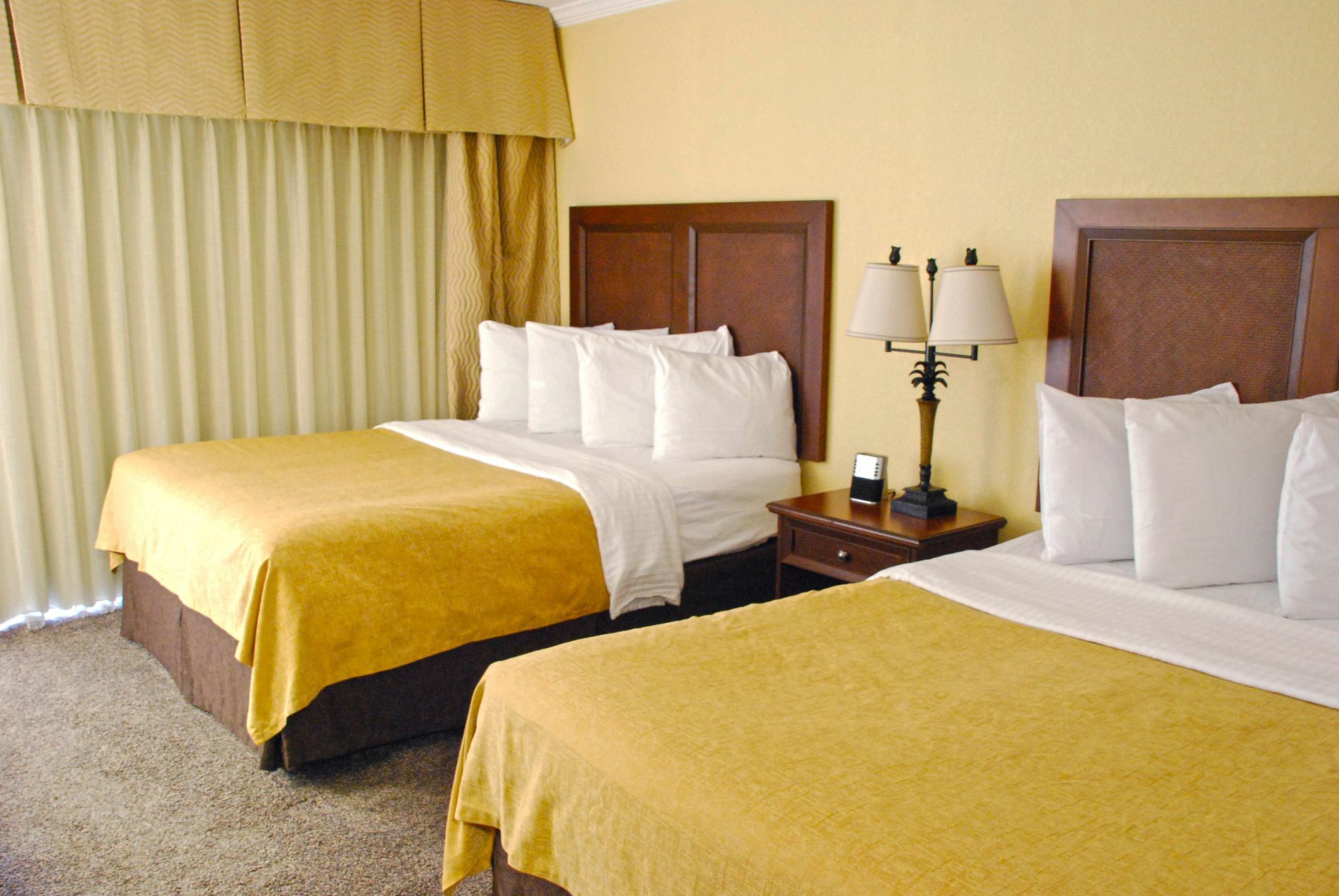 Coconut Cove All Suite Hotel Clearwater Beach Exterior photo