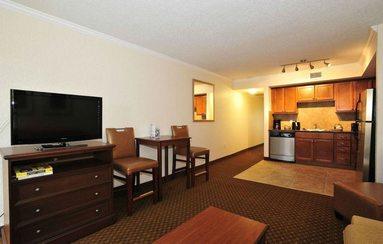 Coconut Cove All Suite Hotel Clearwater Beach Exterior photo