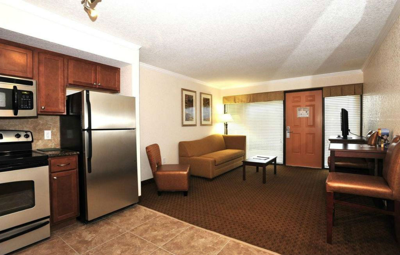 Coconut Cove All Suite Hotel Clearwater Beach Exterior photo